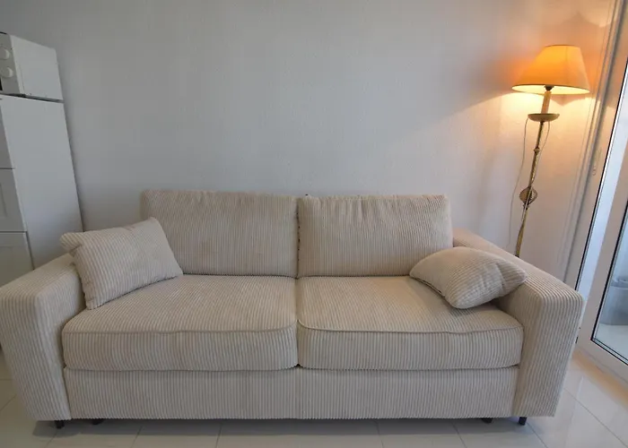 Rnet - Rhc 3402 Center Apartment